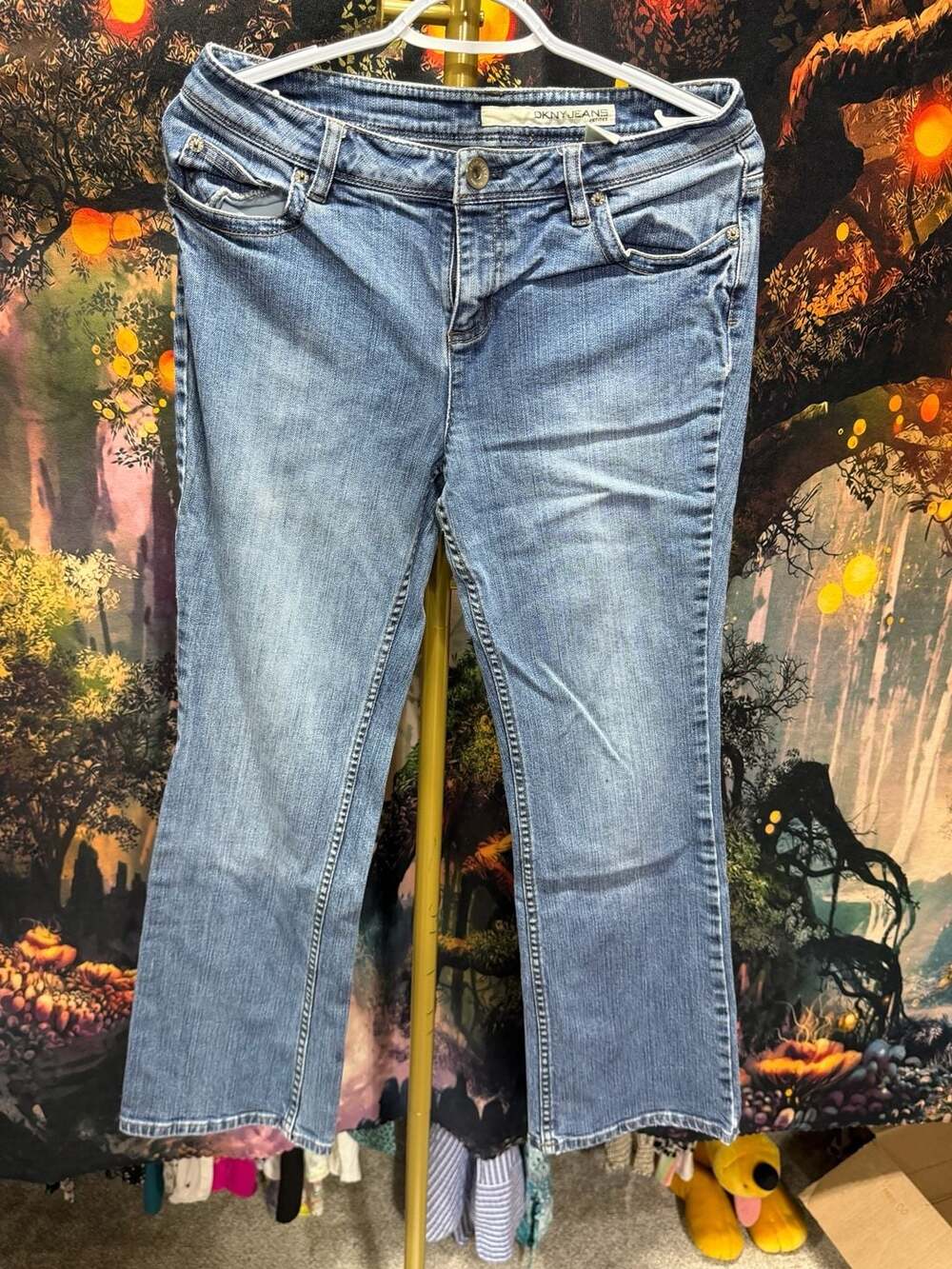 DKNY Jeans Petites Size 8P Medium Wash Denim Blue Jeans Bootcut Pants